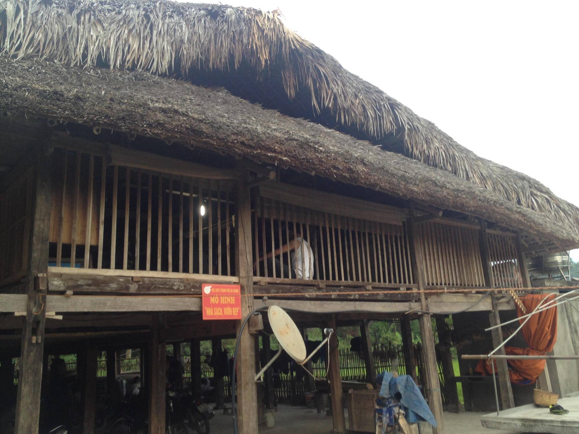 河江Thon Tha Tay Stilt House公寓 外观 照片